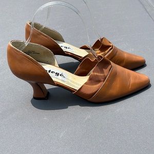 Vintage potage 10 leather pumps size 8